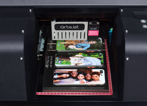 Polaroid inventa una impresora portátil que funciona sin tinta, Empresas
